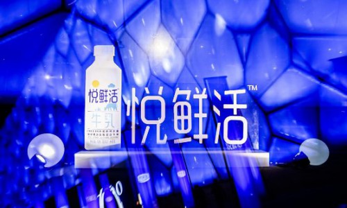 “国民好鲜奶”受冠军青睐 郭晶晶再现水立方见证品质