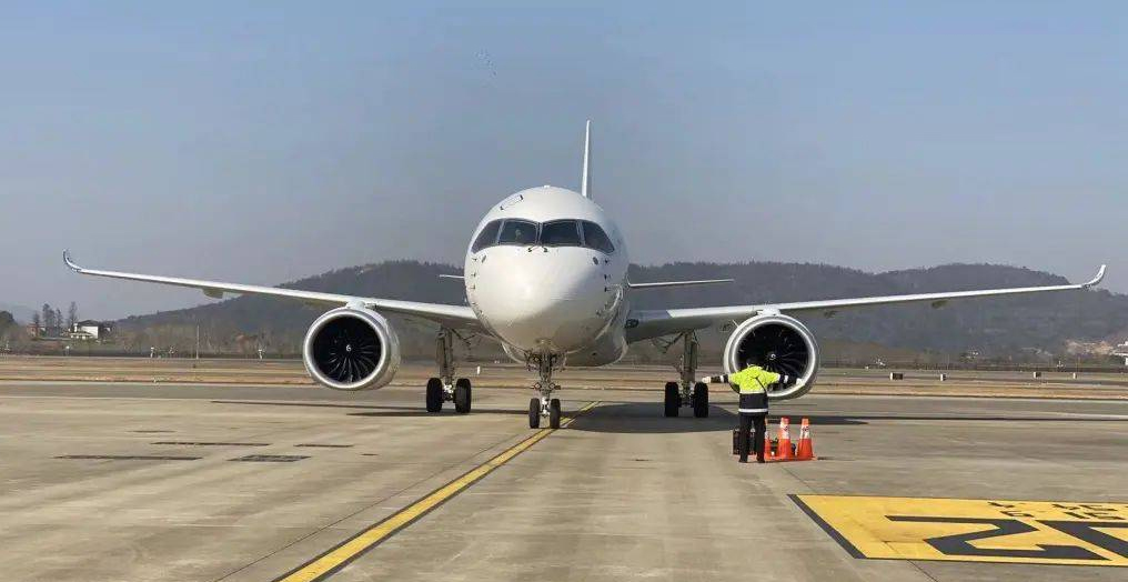 全球首架C919国产客机兔年首飞，加速检验全流程运行能力