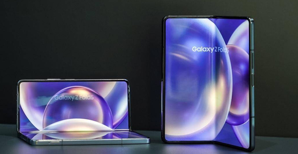 三星新款旗舰折叠屏手机Galaxy Z Fold5亮相，售价12999元起